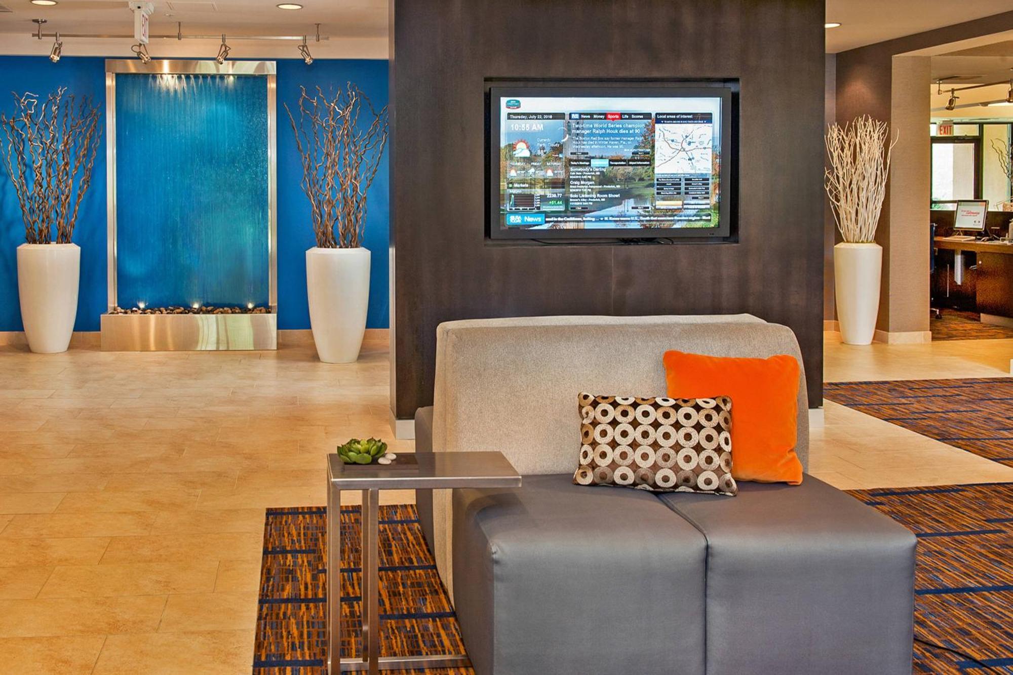 מלון Courtyard By Marriott פרדריק מראה חיצוני תמונה