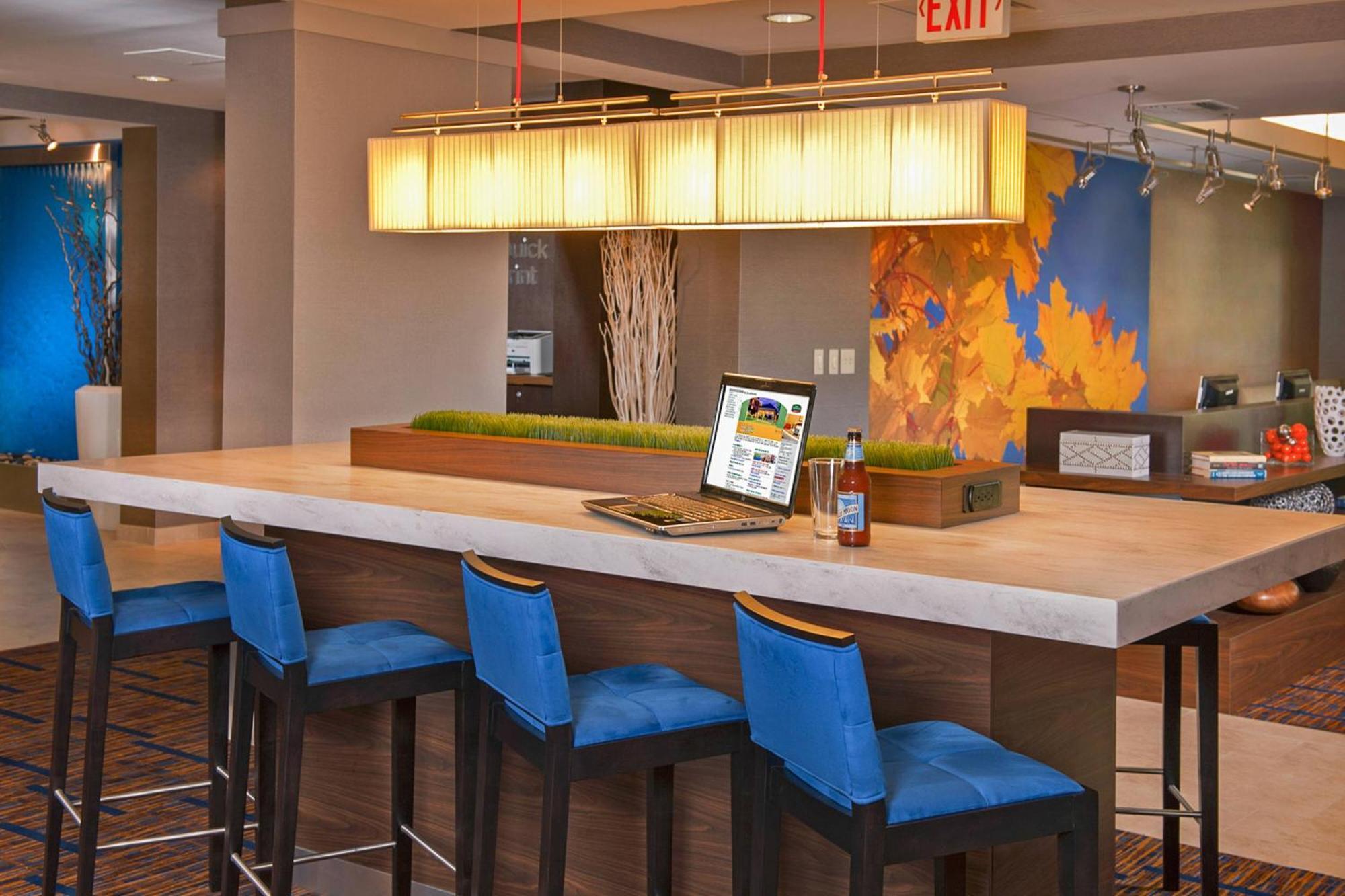 מלון Courtyard By Marriott פרדריק מסעדה תמונה