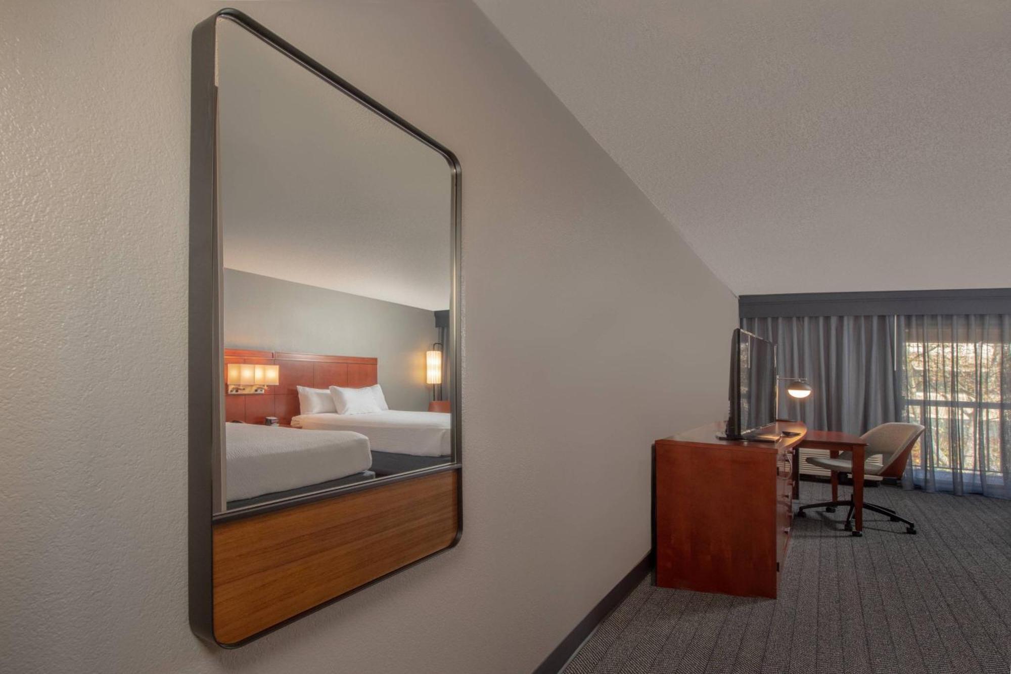 מלון Courtyard By Marriott פרדריק מראה חיצוני תמונה